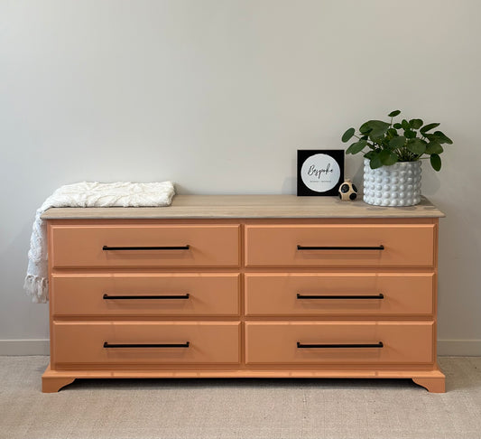 Dresser/Chest of Drawers